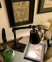 Load image into Gallery viewer, S-Light of Hand Desk Lamp
